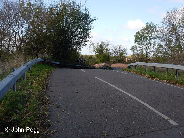 Woolsthorpe Lane above. Note the bridge beyond, over the canal. The canal bridge is marked 'Stenwith Bridge' on the map.